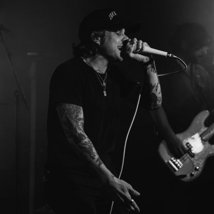 Broadside x Hands Like Houses