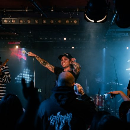 Broadside x Hands Like Houses