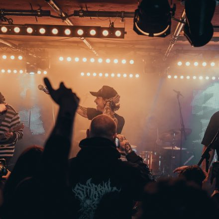 Broadside x Hands Like Houses