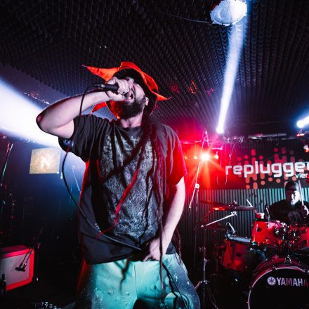 MEDIOCRACY feat. Sleeping Ground & Stir Of Echoes