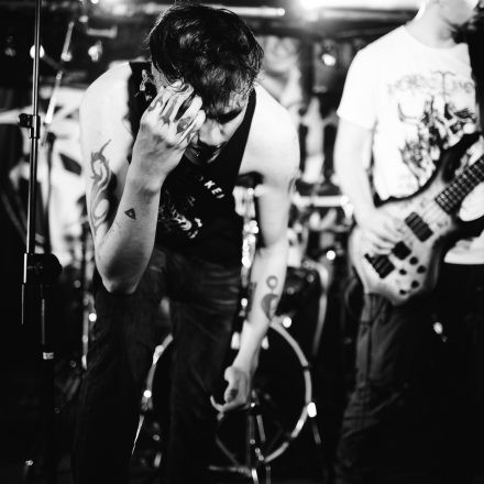 MEDIOCRACY feat. Sleeping Ground & Stir Of Echoes