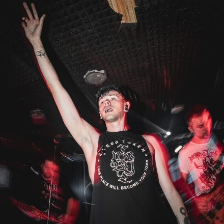 MEDIOCRACY feat. Sleeping Ground & Stir Of Echoes