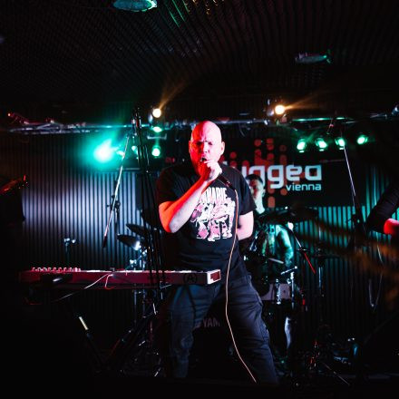 MEDIOCRACY feat. Sleeping Ground & Stir Of Echoes