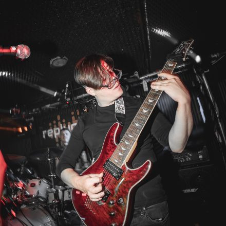 MEDIOCRACY feat. Sleeping Ground & Stir Of Echoes