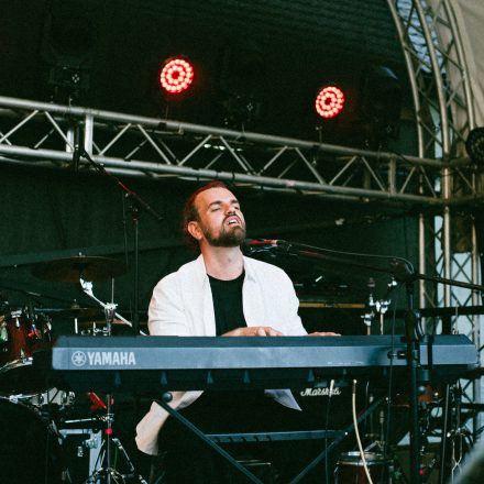CROWDFLECKERL | RAUTÖNE | SIDRIT VOKSHI - Szene Soundgarden