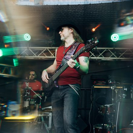 CROWDFLECKERL | RAUTÖNE | SIDRIT VOKSHI - Szene Soundgarden