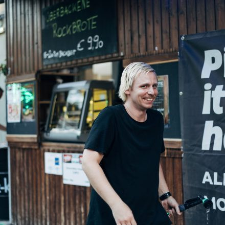 CROWDFLECKERL | RAUTÖNE | SIDRIT VOKSHI - Szene Soundgarden