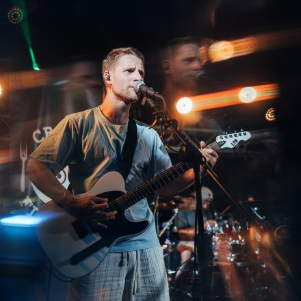CROWDFLECKERL | RAUTÖNE | SIDRIT VOKSHI - Szene Soundgarden