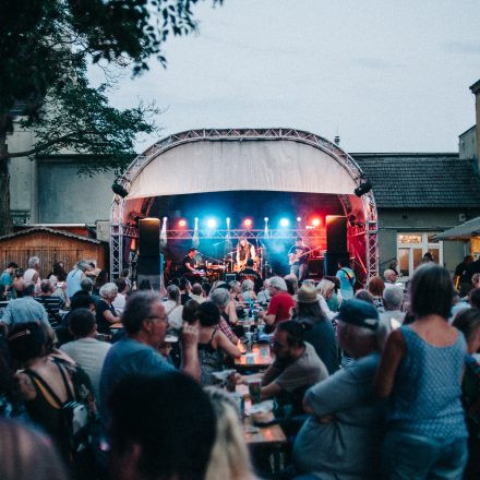 5:15 - THE WHO TRIBUTE | FLEETWOOD DAISIES - Szene Soundgarden
