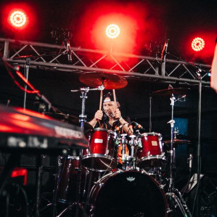 5:15 - THE WHO TRIBUTE | FLEETWOOD DAISIES - Szene Soundgarden