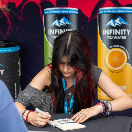 FM4 Frequency Festival 2026 - Autogrammzelt pres. by Infinity Water