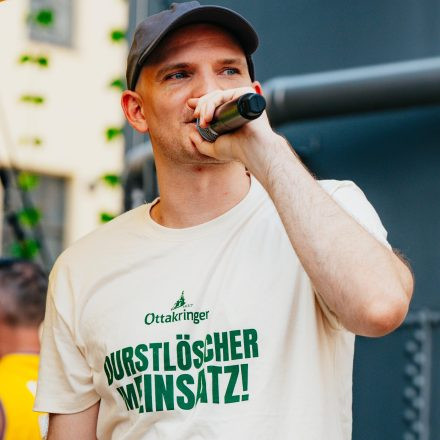 Weltrekordversuch - 600 Biere gleichzeitig einschenken