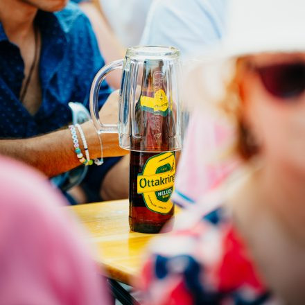 Weltrekordversuch - 600 Biere gleichzeitig einschenken