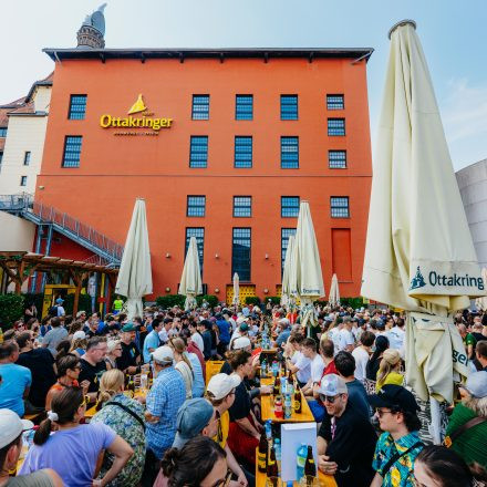 Weltrekordversuch - 600 Biere gleichzeitig einschenken