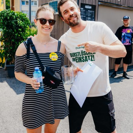 Weltrekordversuch - 600 Biere gleichzeitig einschenken