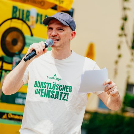Weltrekordversuch - 600 Biere gleichzeitig einschenken