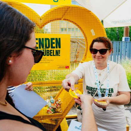 Weltrekordversuch - 600 Biere gleichzeitig einschenken