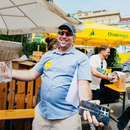 Weltrekordversuch - 600 Biere gleichzeitig einschenken