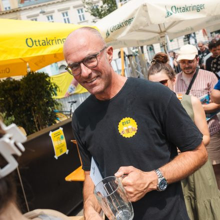 Weltrekordversuch - 600 Biere gleichzeitig einschenken