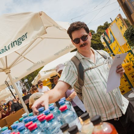 Weltrekordversuch - 600 Biere gleichzeitig einschenken