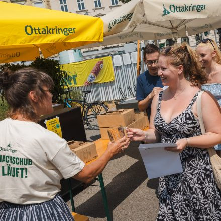 Weltrekordversuch - 600 Biere gleichzeitig einschenken