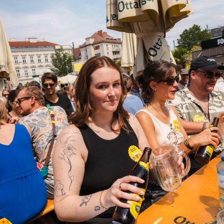 Weltrekordversuch - 600 Biere gleichzeitig einschenken