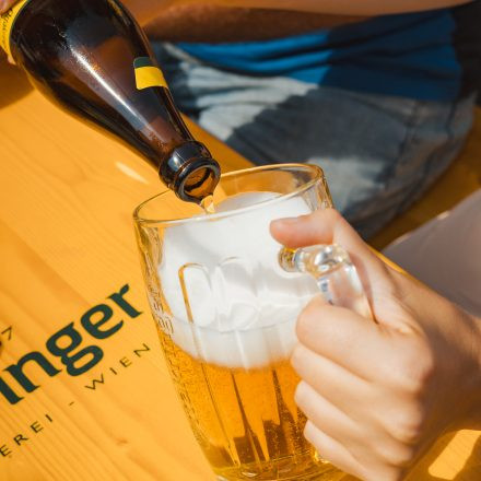 Weltrekordversuch - 600 Biere gleichzeitig einschenken