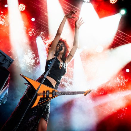 Rock im Dorf