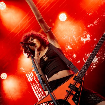 Rock im Dorf