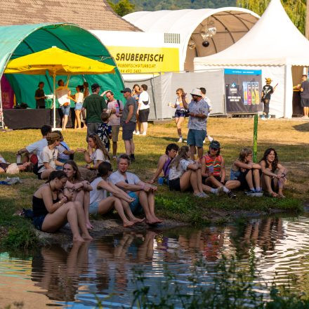 Rock im Dorf