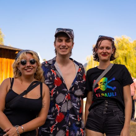 Rock im Dorf