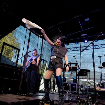 Rock im Dorf