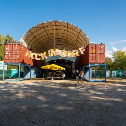 Rock im Dorf
