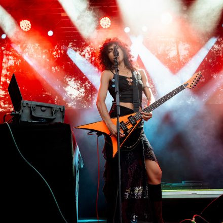 Rock im Dorf