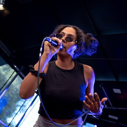 Rock im Dorf
