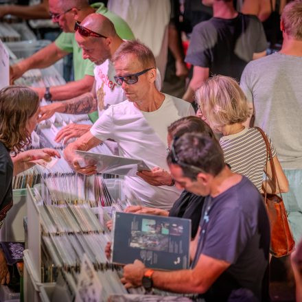 Rockhouse Flohmarkt und Crude