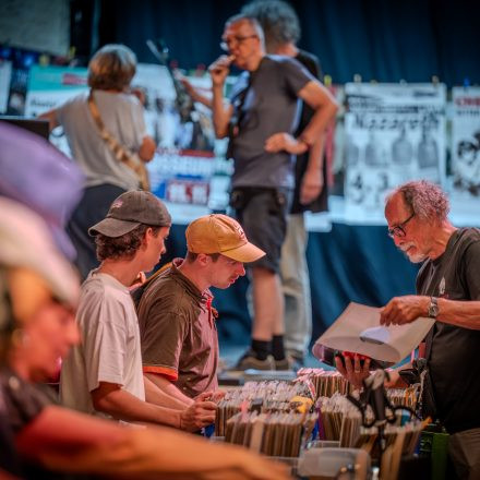 Rockhouse Flohmarkt und Crude