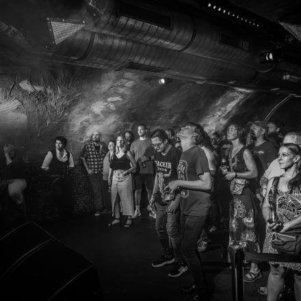 Rockhouse Flohmarkt und Crude