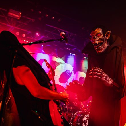 BLOODSUCKING ZOMBIES FROM OUTER SPACE