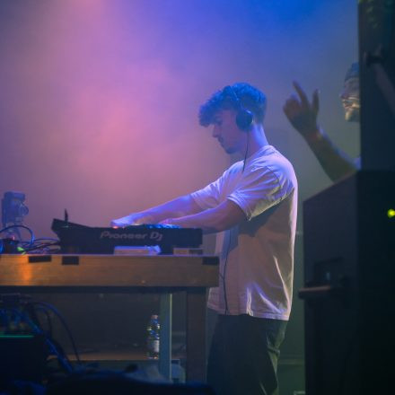 ELEMNT pres. KANINE