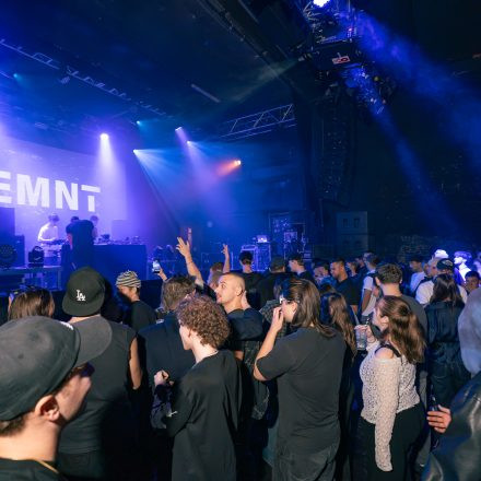 ELEMNT pres. KANINE