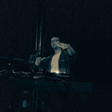 ELEMNT pres. KANINE