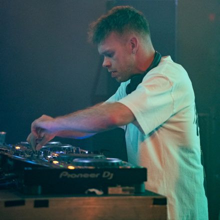 ELEMNT pres. KANINE