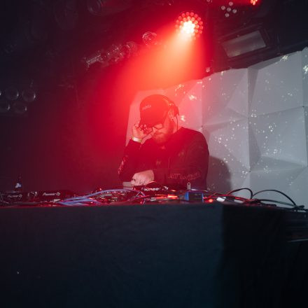 ELEMNT pres. KANINE