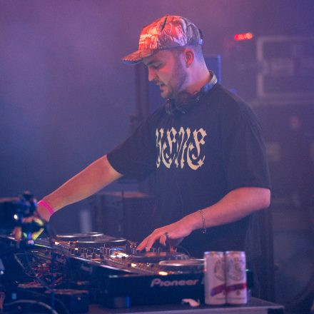 ELEMNT pres. KANINE