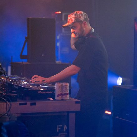 ELEMNT pres. KANINE