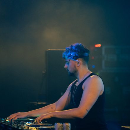 ELEMNT pres. KANINE