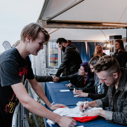 Nova Rock Festival 2018 - Day 1 - Autogrammzelt @ Pannonia Fields