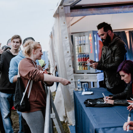 Nova Rock Festival 2018 - Day 1 - Autogrammzelt @ Pannonia Fields