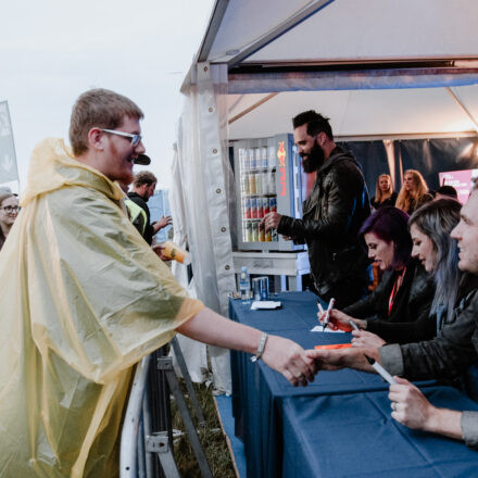 Nova Rock Festival 2018 - Day 1 - Autogrammzelt @ Pannonia Fields